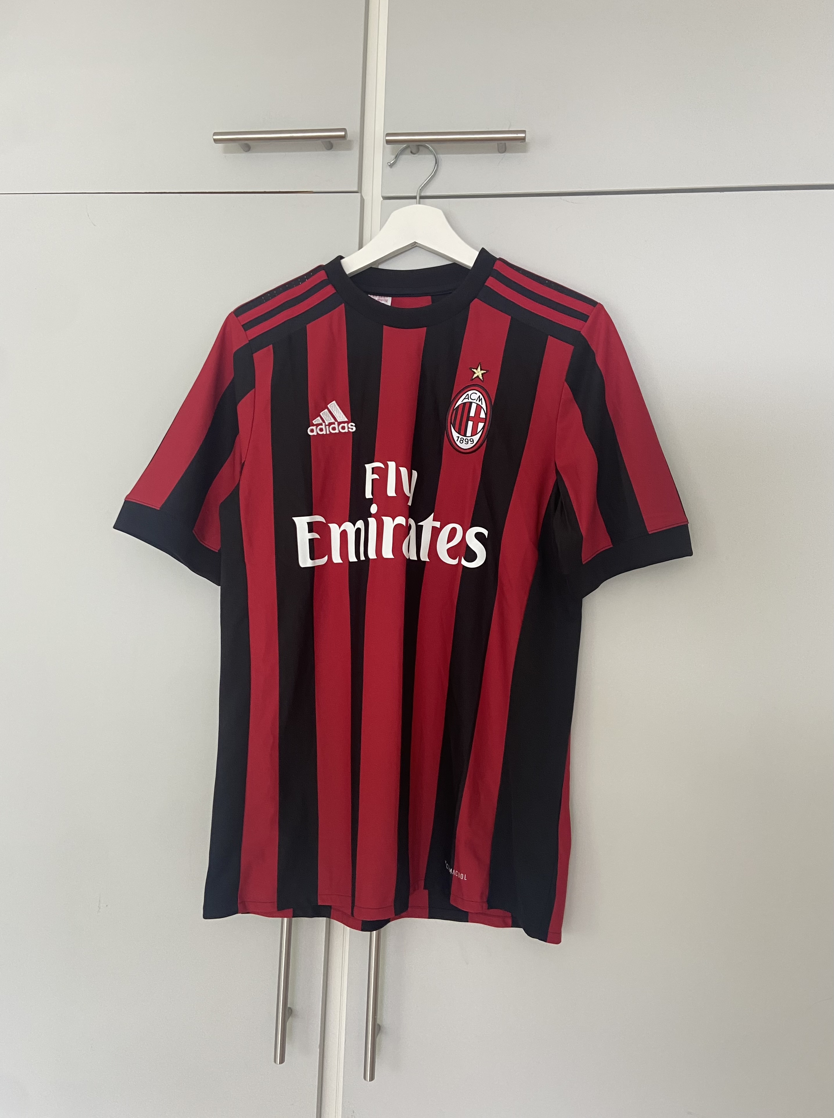 AC Milan – Hemmaställ